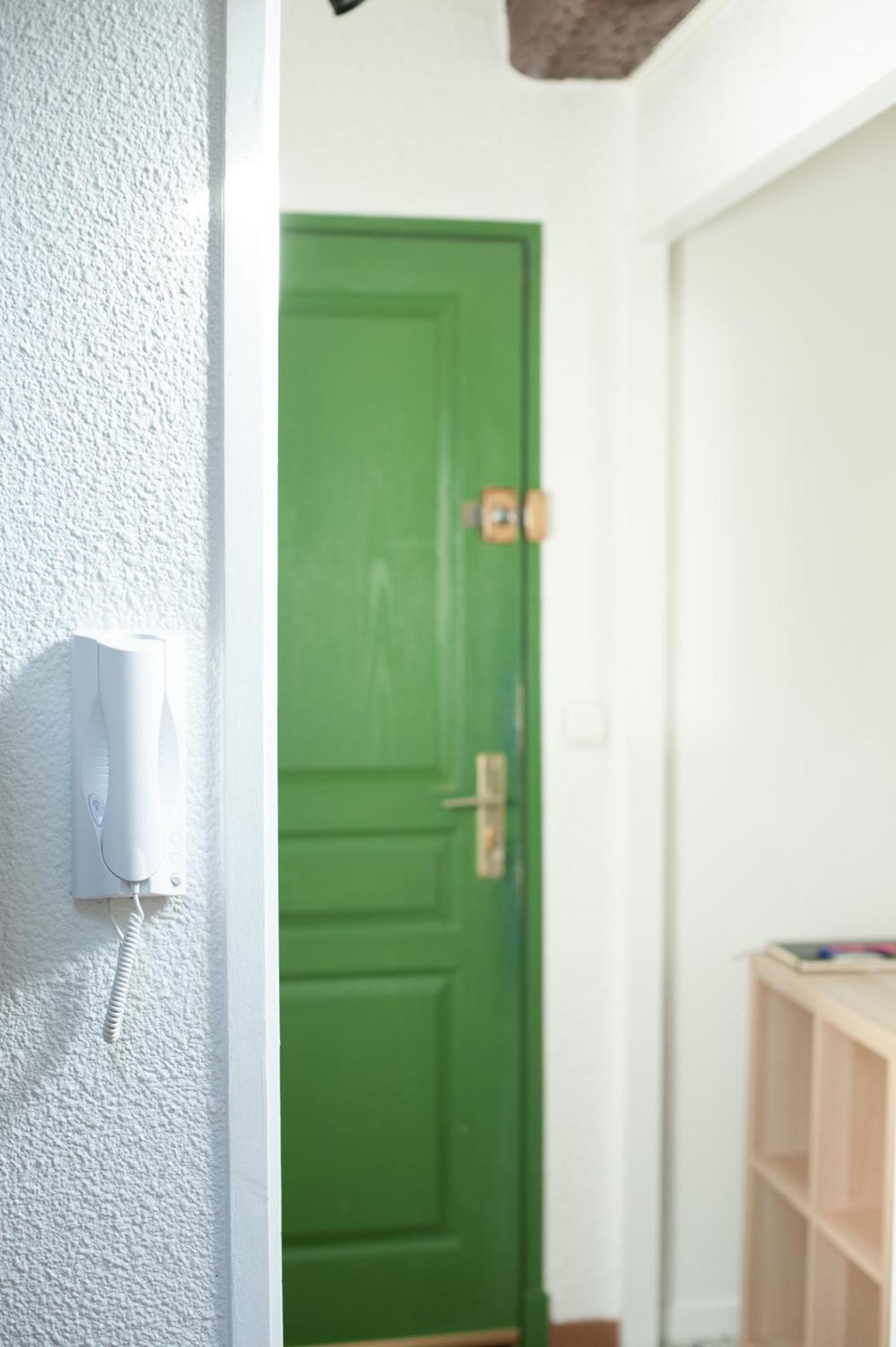 Appartement Chaleureux Au Pied De La Cite Avec Parking Carcassonne Luaran gambar